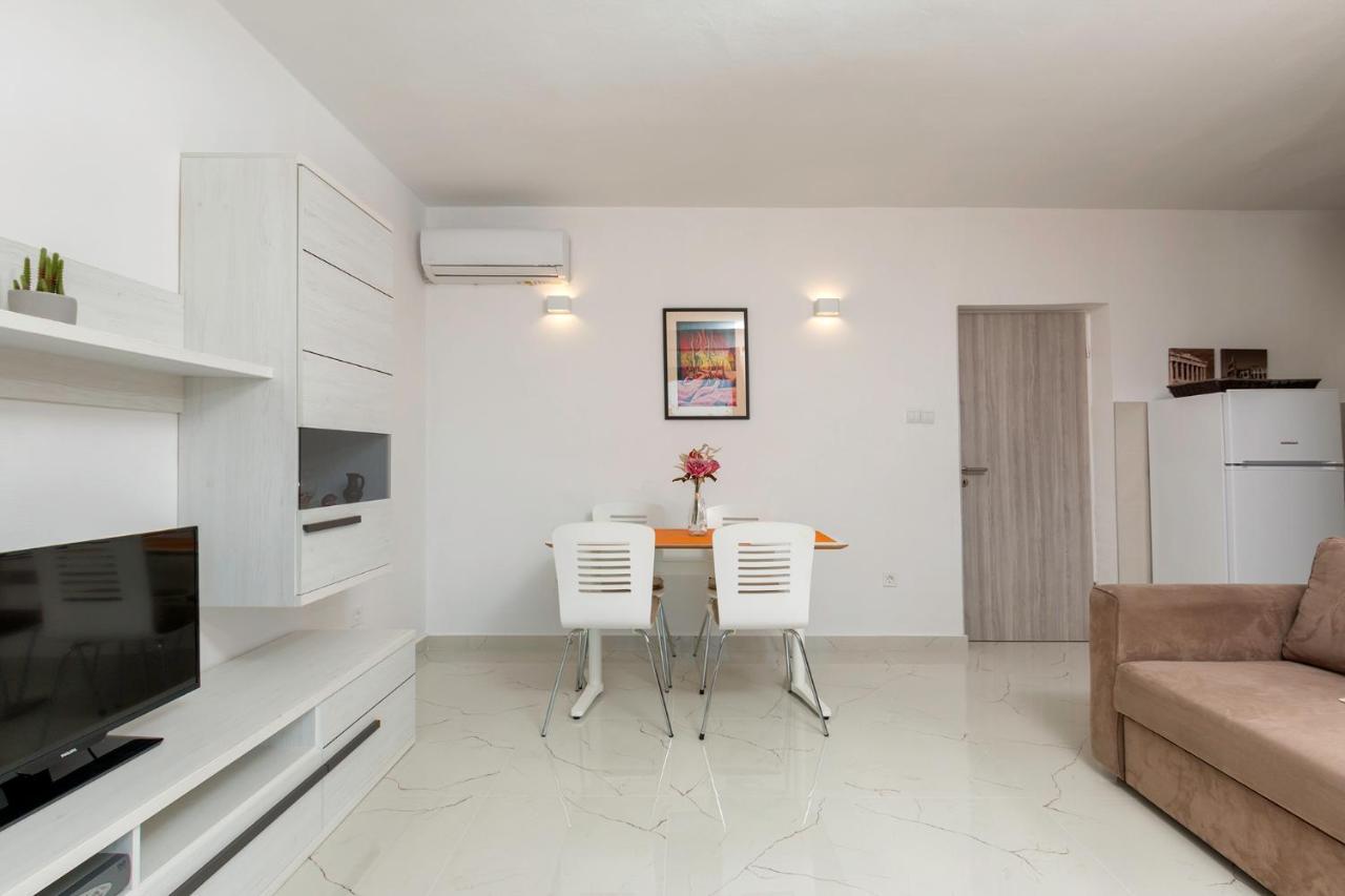 Apartments Marija 821 Pula Bagian luar foto