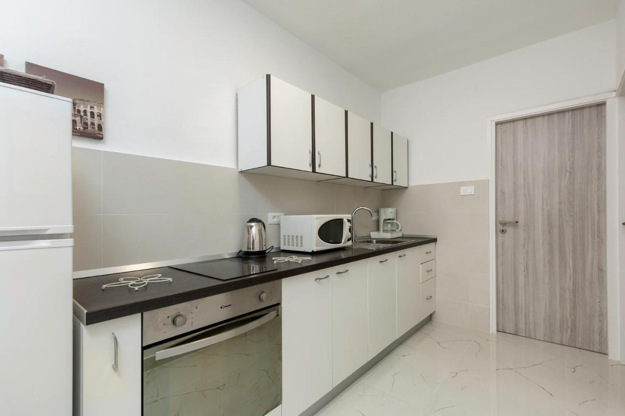 Apartments Marija 821 Pula Bagian luar foto